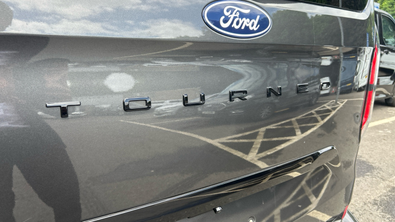 Ford Tourneo Custom 340 L1 Electric Rwd 160kW 65kWh H1 Titanium X 8 seater Auto